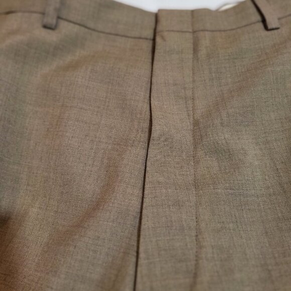 Haggar. Like New, Men's Brown Dress Pants, size 36x32 - Picture 2 of 8